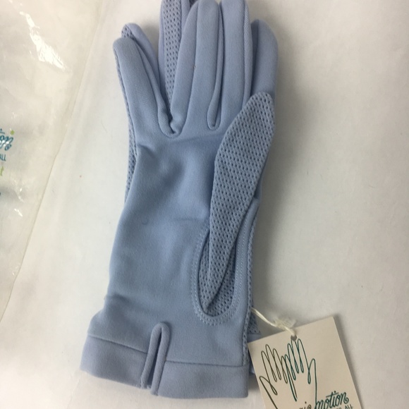 Purple Vintage Dress Wedding Gloves Wrist Length - Picture 4 of 4